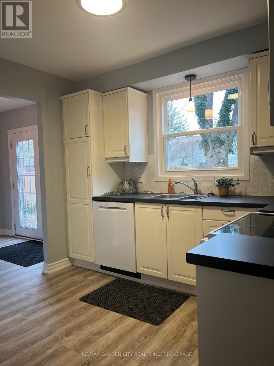 42 Oakmeadow Place, St. Catharines, Ontario  L2N 5X7 - Photo 7 - X12613510