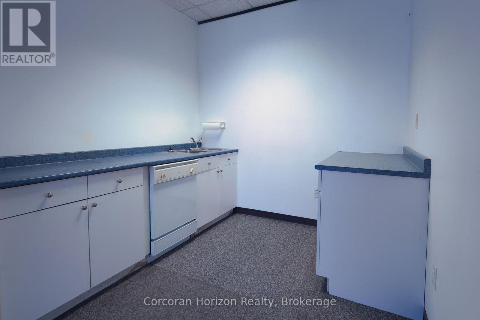 303 - 200 James Street S, Hamilton, Ontario  L8P 1Y6 - Photo 10 - X12702666