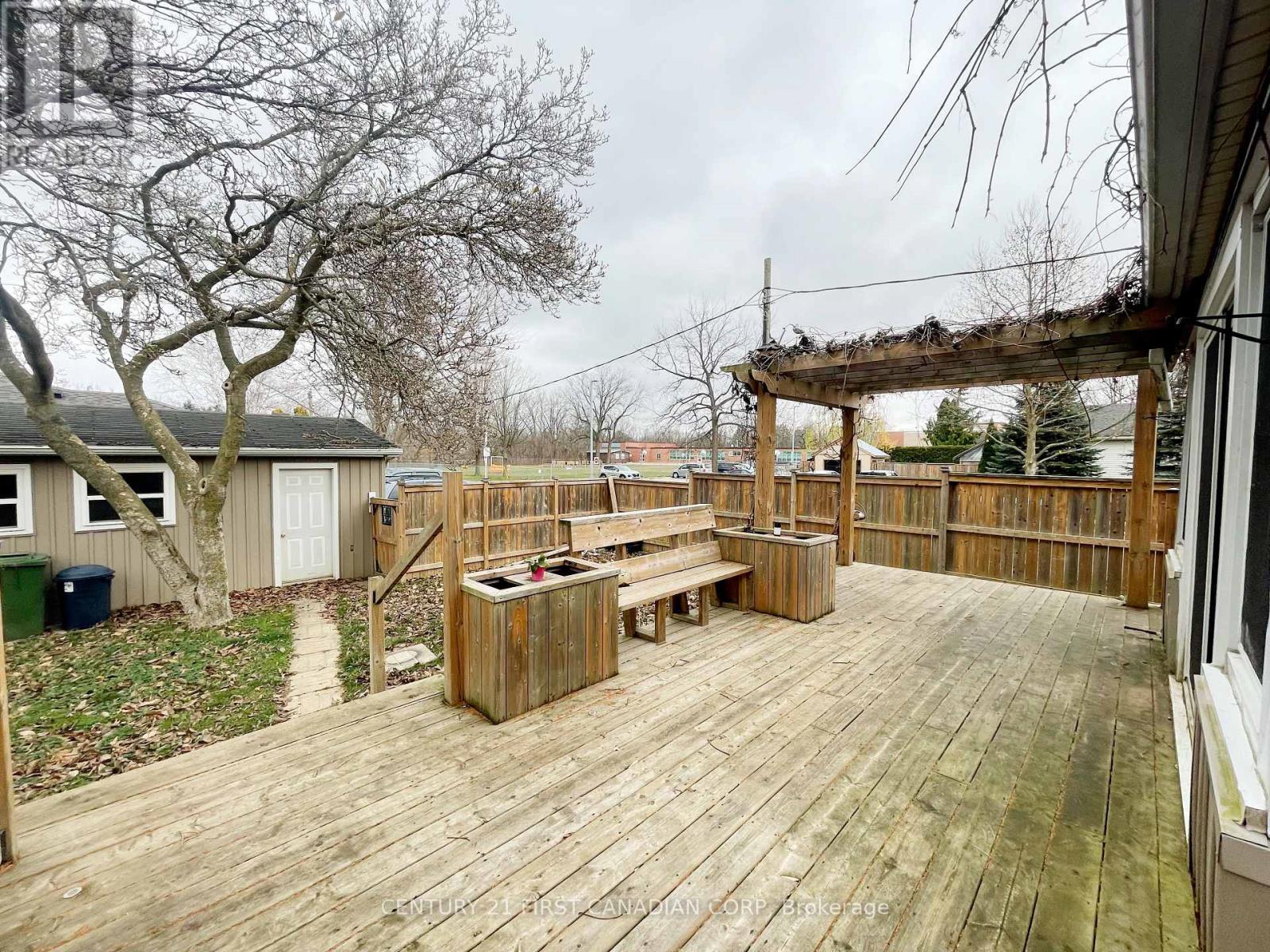 64 Edward Street, St. Thomas, Ontario  N5P 1Y6 - Photo 42 - X12702524