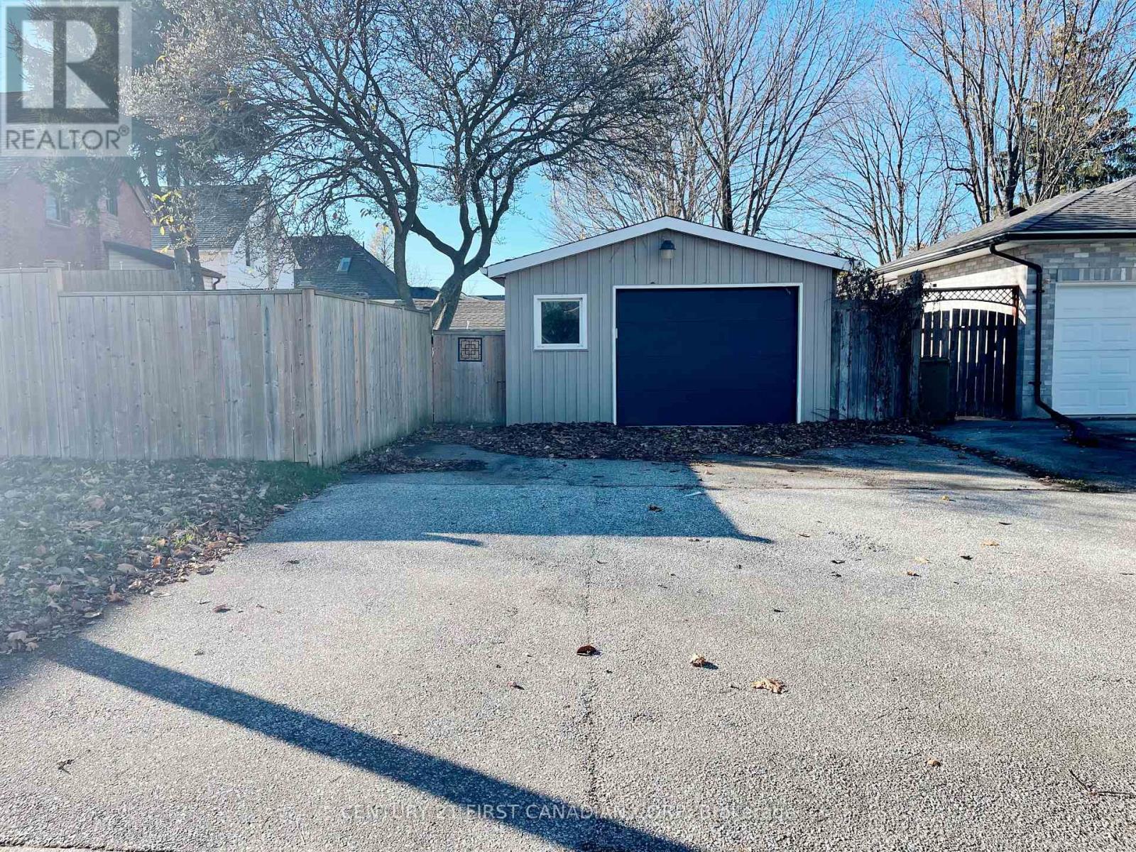 64 Edward Street, St. Thomas, Ontario  N5P 1Y6 - Photo 5 - X12702524