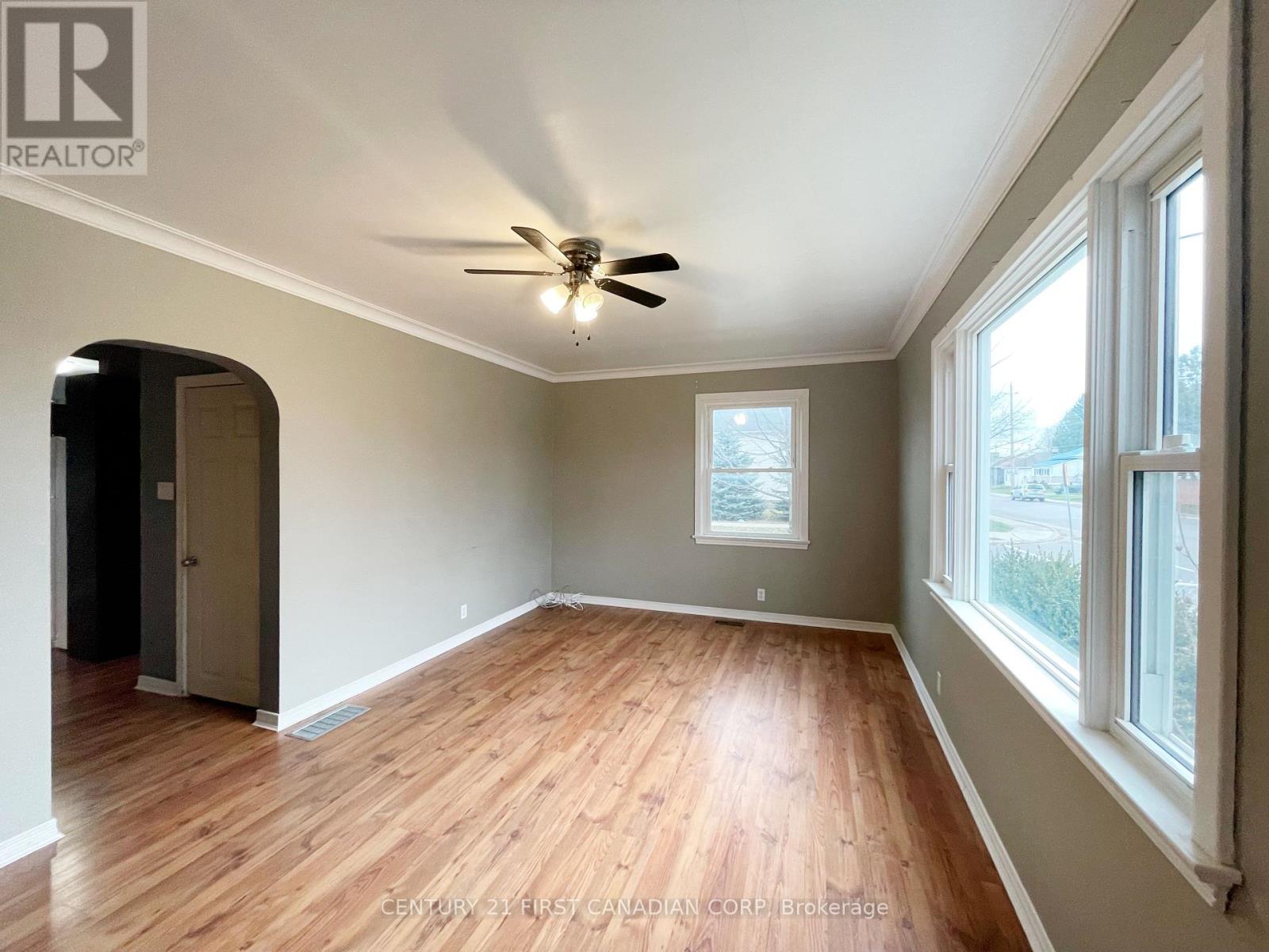 64 Edward Street, St. Thomas, Ontario  N5P 1Y6 - Photo 8 - X12702524