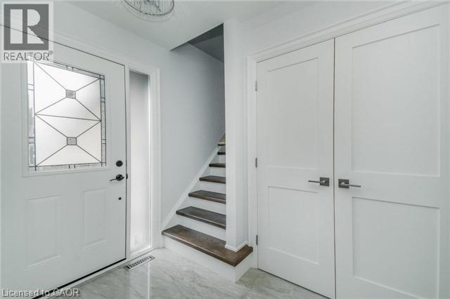 1534 Forestdale Court, Oakville, Ontario  L6H 3A1 - Photo 12 - 40799036