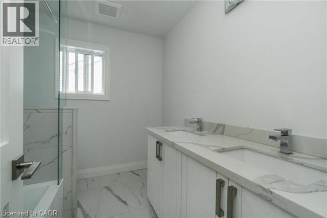 1534 Forestdale Court, Oakville, Ontario  L6H 3A1 - Photo 15 - 40799036