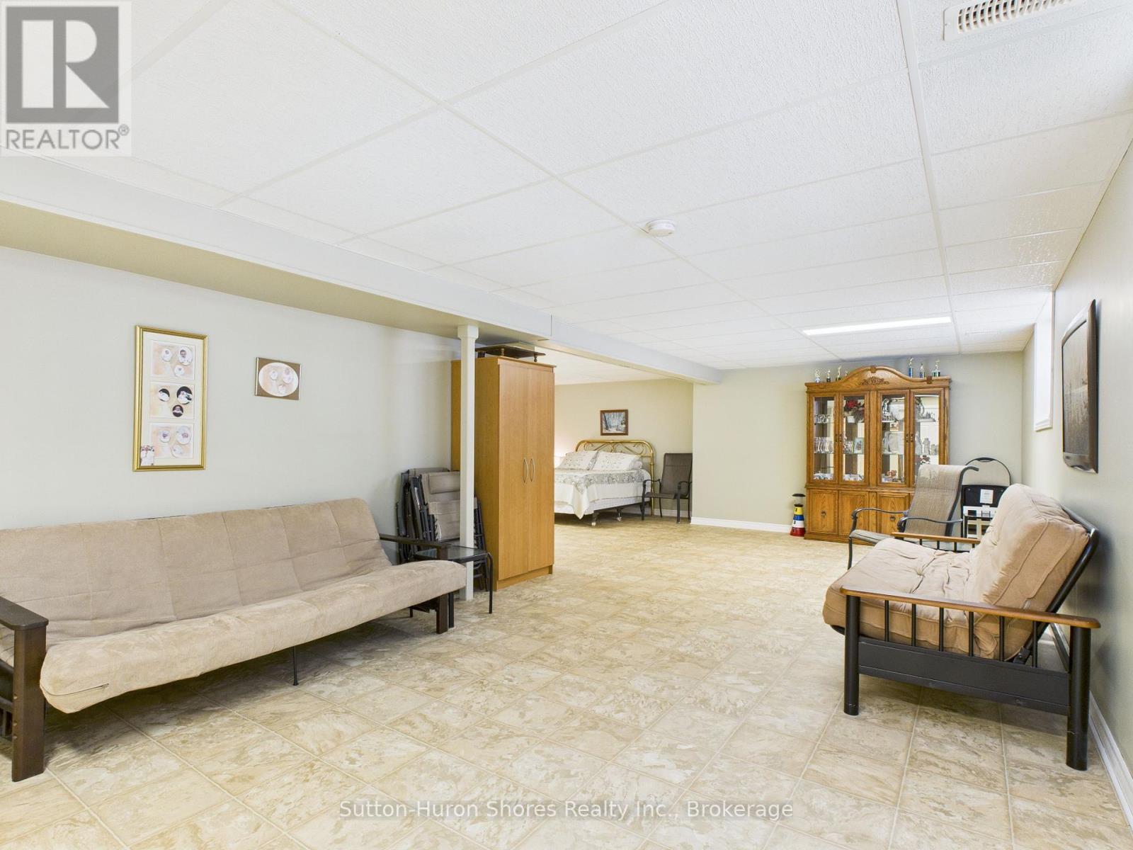 873 Sumpton Street, Saugeen Shores, Ontario  N0H 2C2 - Photo 29 - X12701612