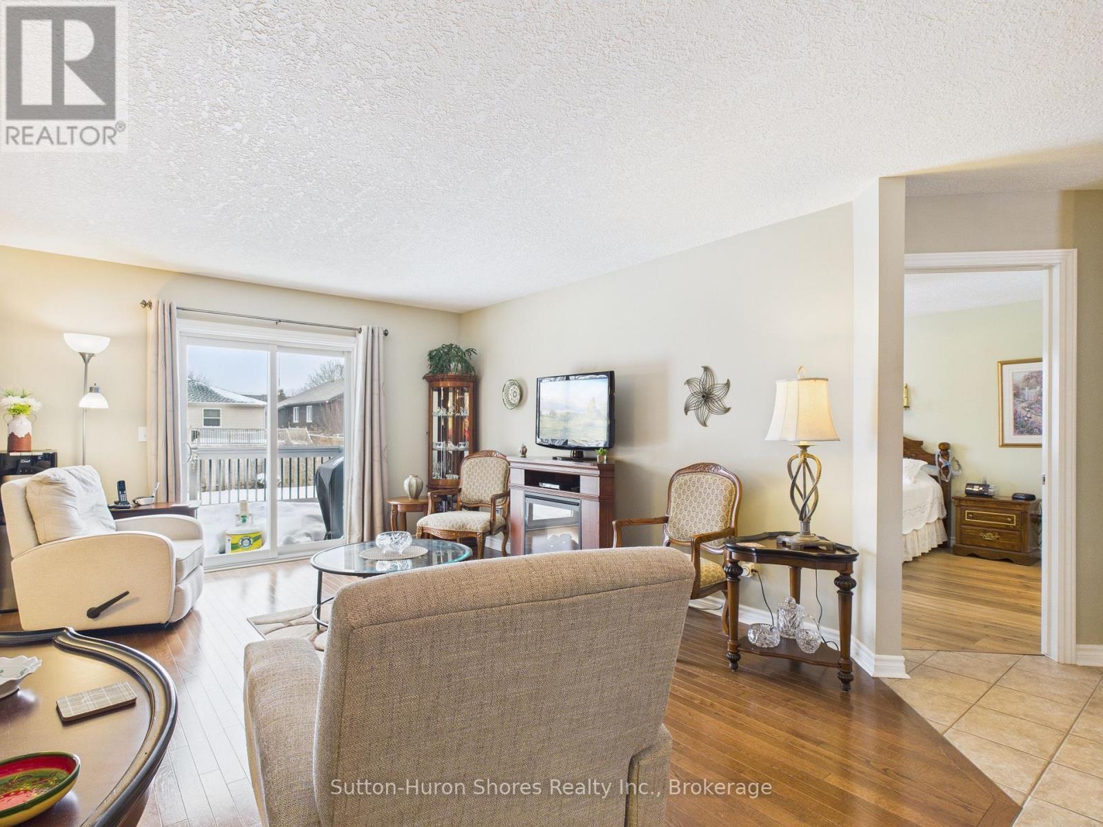 873 Sumpton Street, Saugeen Shores, Ontario  N0H 2C2 - Photo 20 - X12701612