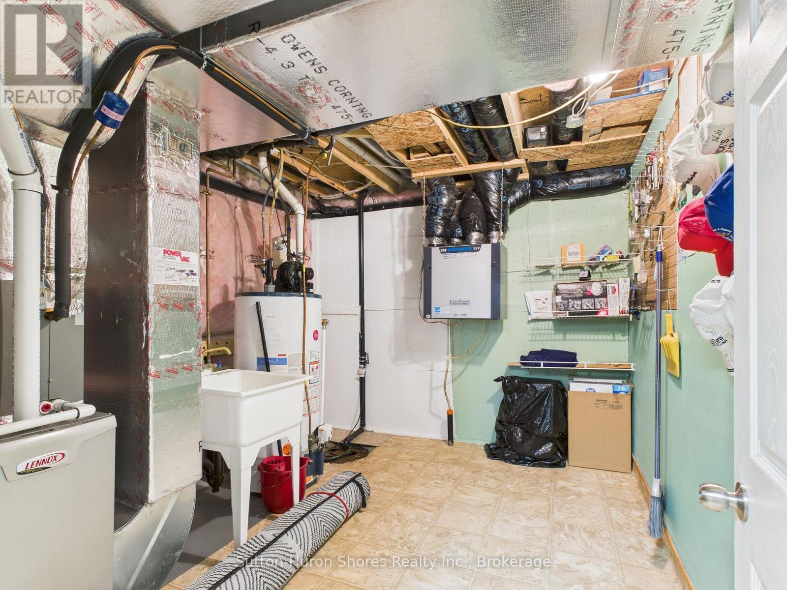 873 Sumpton Street, Saugeen Shores, Ontario  N0H 2C2 - Photo 37 - X12701612