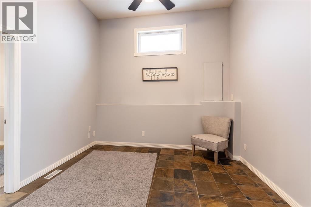 19 9 Street SW, Medicine Hat, Alberta  T1A 4N5 - Photo 15 - A2272462