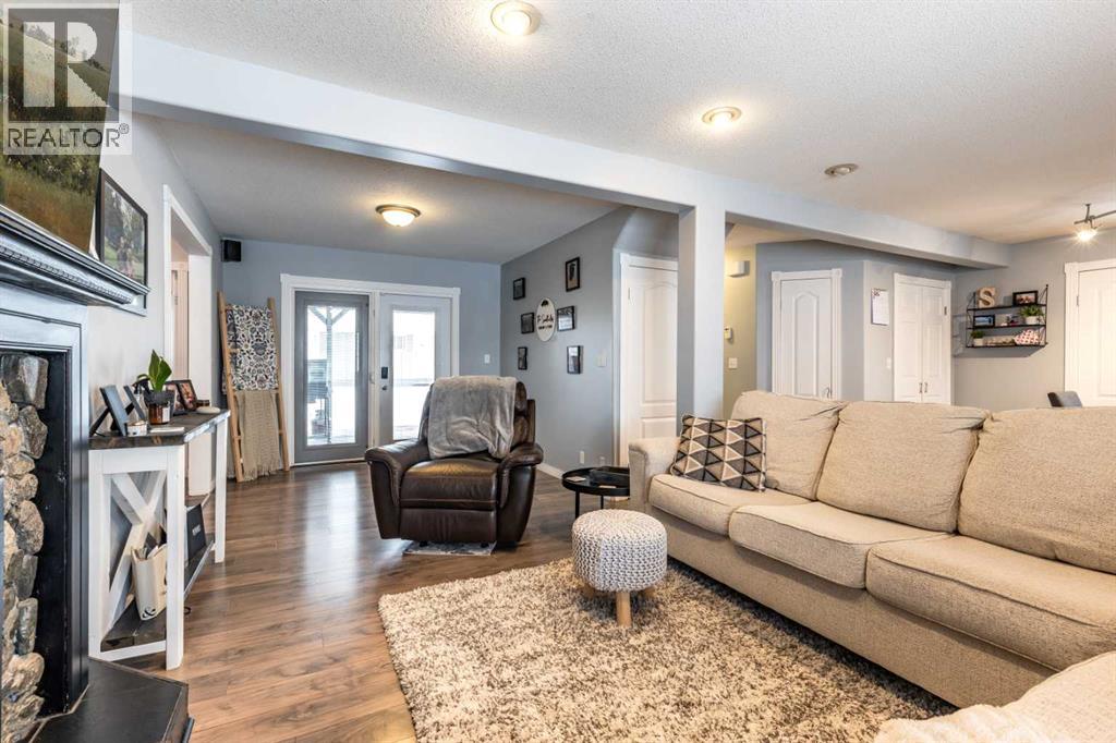 19 9 Street SW, Medicine Hat, Alberta  T1A 4N5 - Photo 7 - A2272462