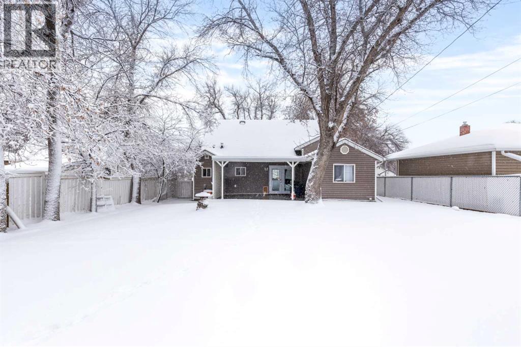 19 9 Street SW, Medicine Hat, Alberta  T1A 4N5 - Photo 36 - A2272462