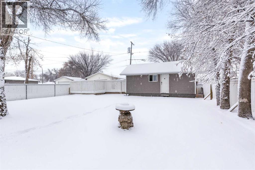 19 9 Street SW, Medicine Hat, Alberta  T1A 4N5 - Photo 38 - A2272462