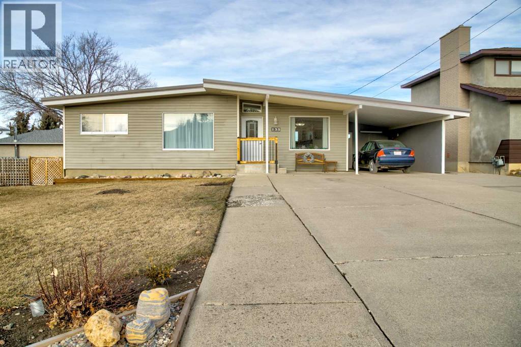 135 5 Avenue E, Cardston, Alberta  T0K 0K0 - Photo 1 - A2279743