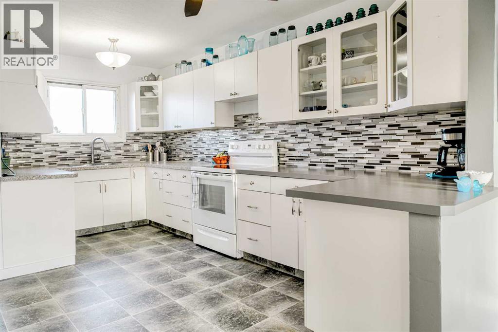 135 5 Avenue E, Cardston, Alberta  T0K 0K0 - Photo 9 - A2279743