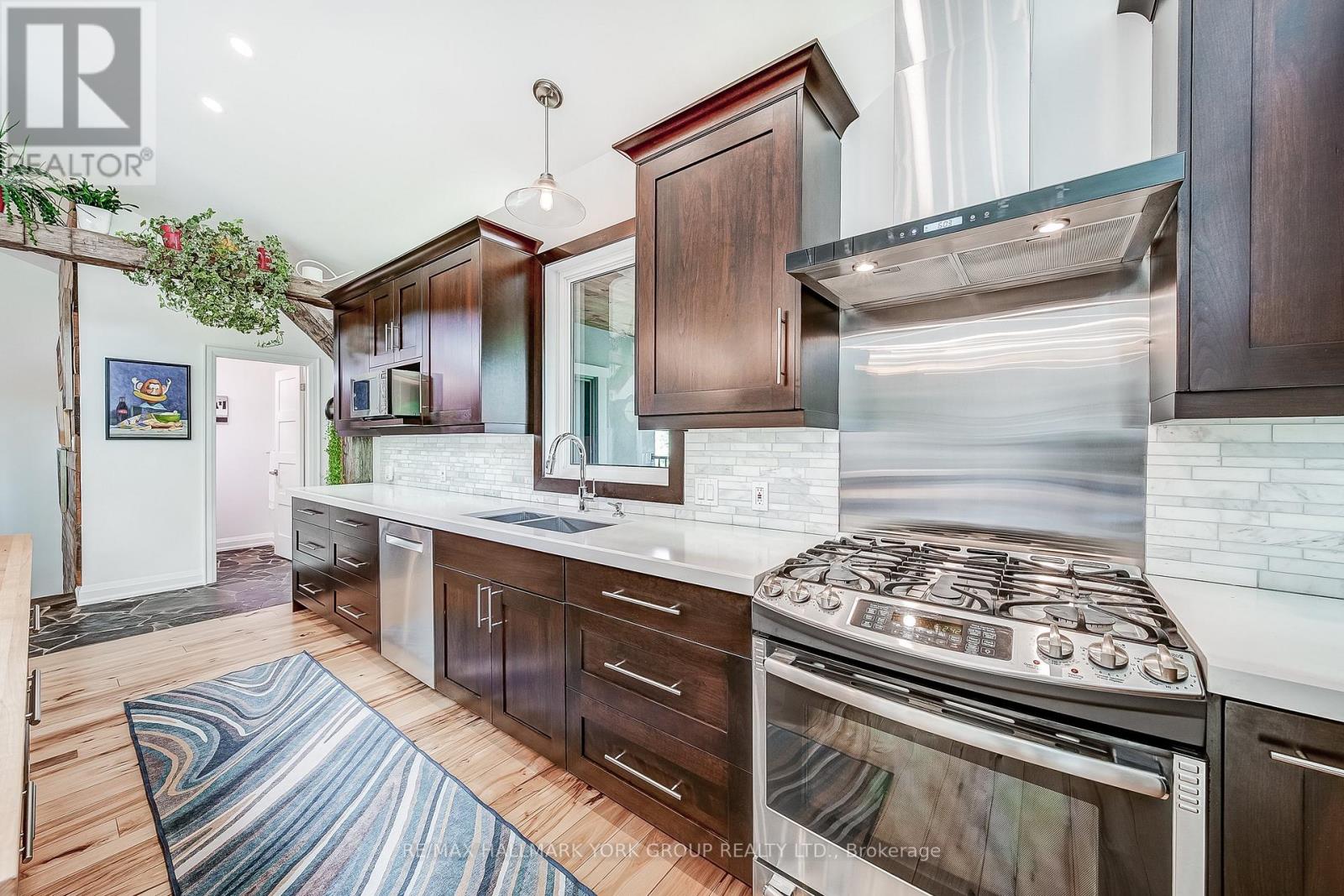 118 Mennill Drive, Springwater (Snow Valley), Ontario  L0L 1Y3 - Photo 11 - S12702770