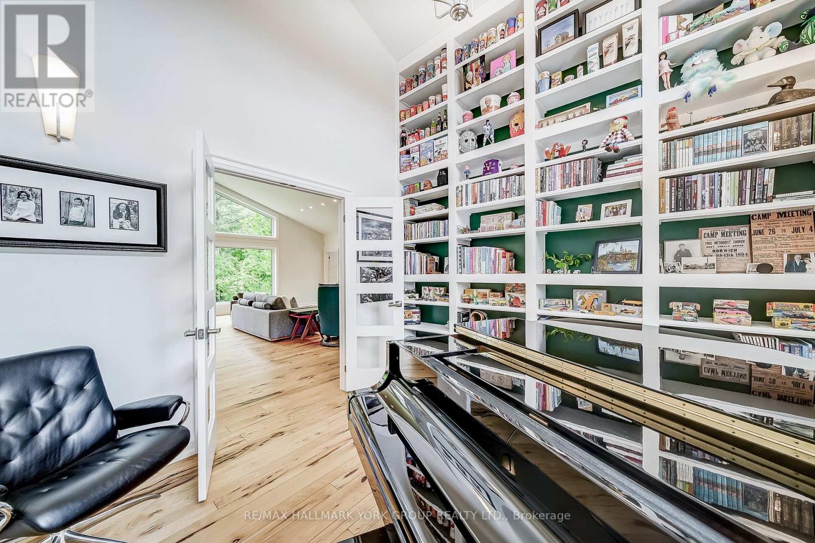 118 Mennill Drive, Springwater (Snow Valley), Ontario  L0L 1Y3 - Photo 17 - S12702770