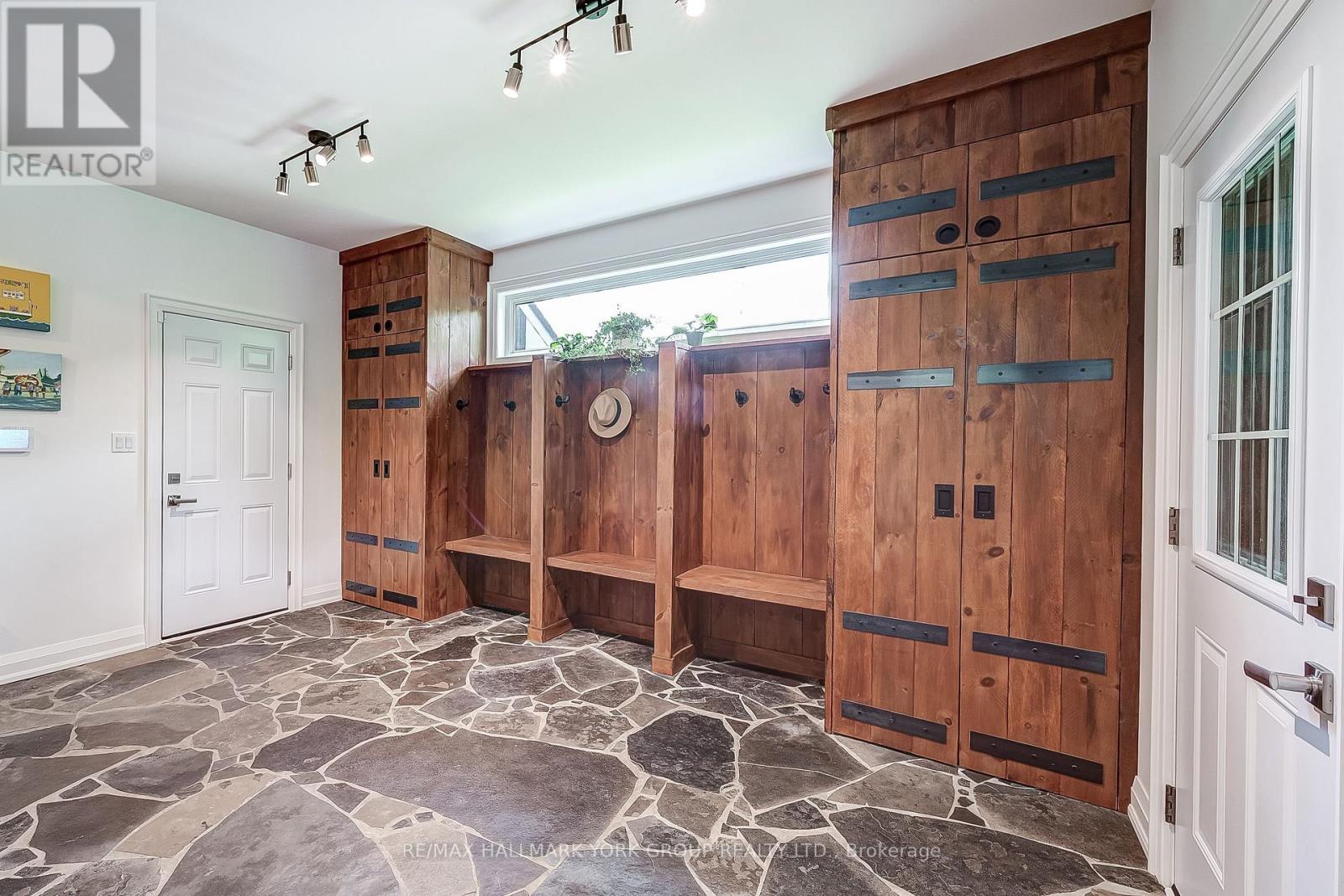 118 Mennill Drive, Springwater (Snow Valley), Ontario  L0L 1Y3 - Photo 19 - S12702770