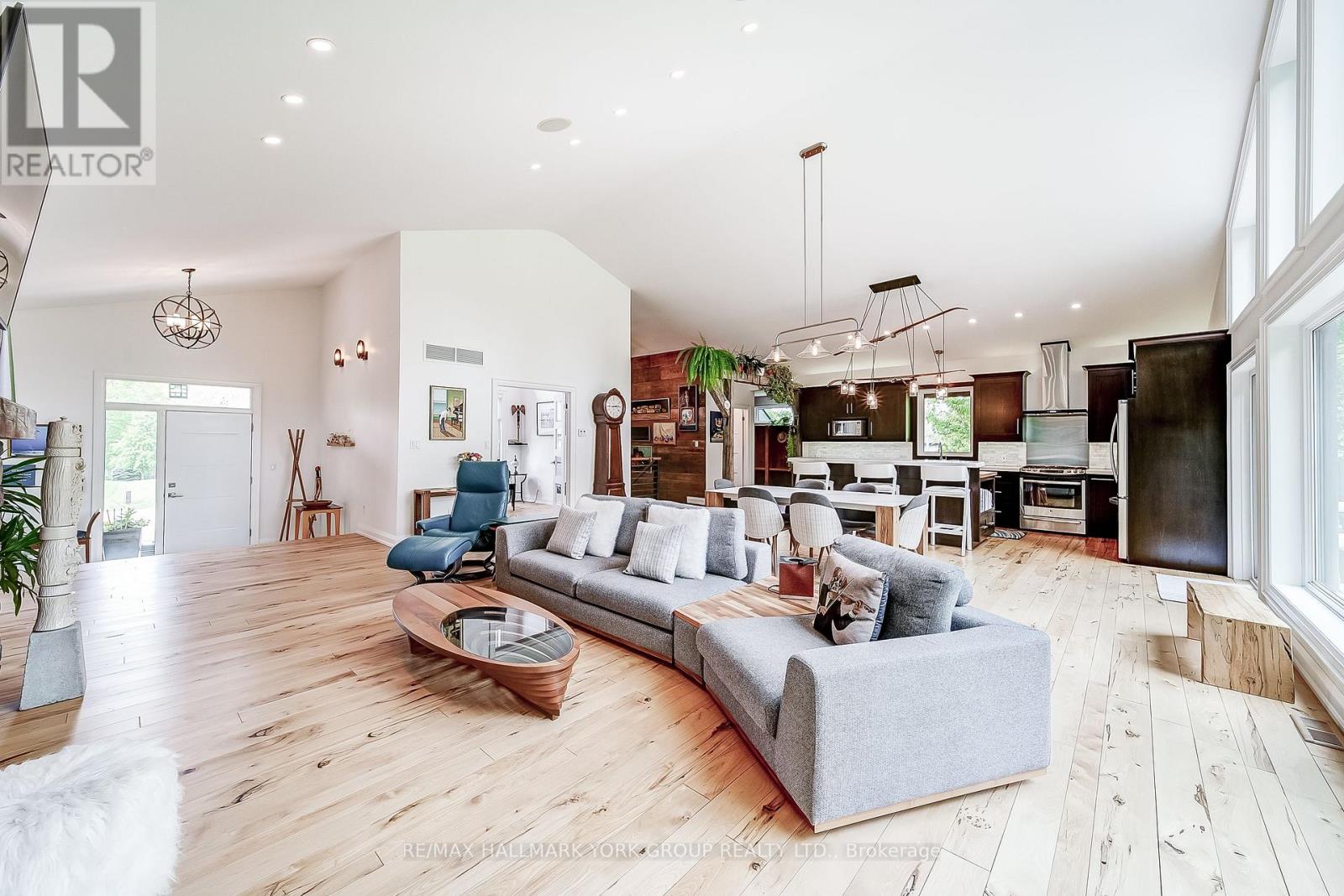 118 Mennill Drive, Springwater (Snow Valley), Ontario  L0L 1Y3 - Photo 7 - S12702770