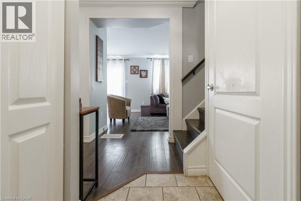 125 Limeridge Road W, Hamilton, Ontario  L9C 2V3 - Photo 6 - 40799037