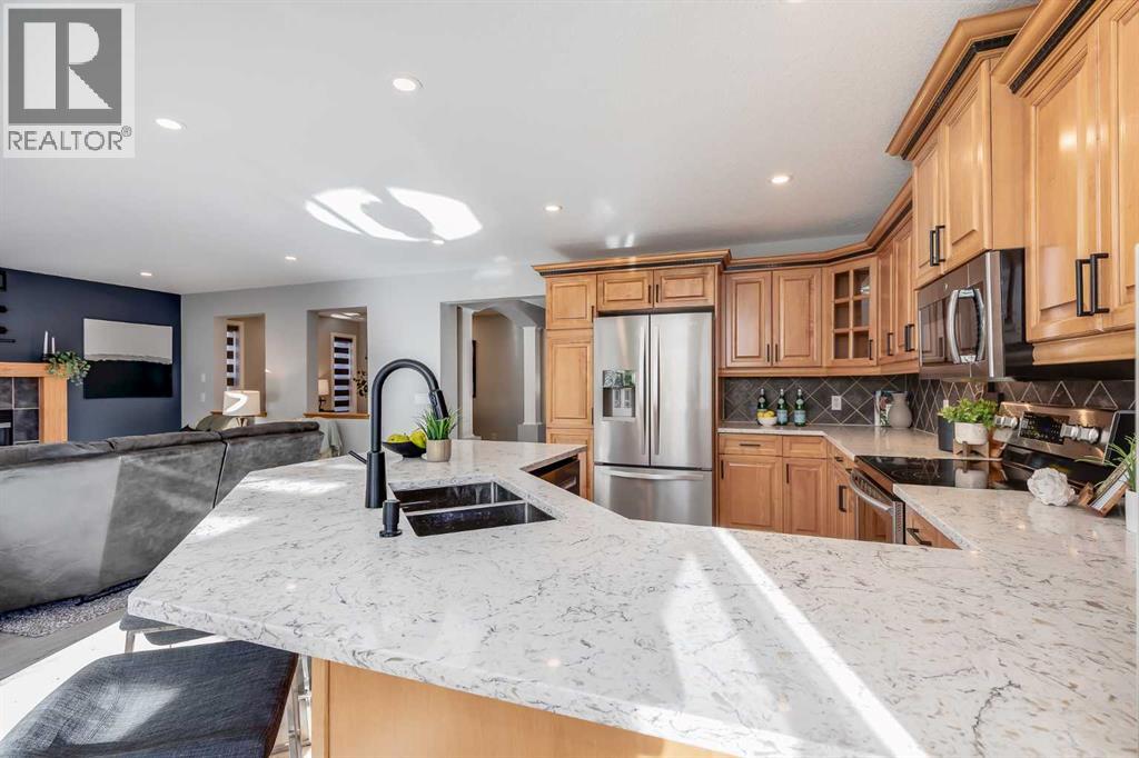 208 Fairways Bay Nw, Airdrie, Alberta  T4B 2P5 - Photo 16 - A2268218