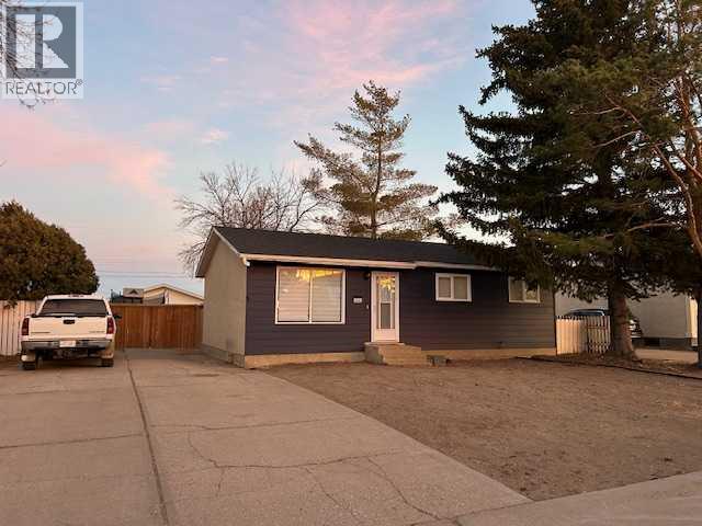 5605 57 Street, Taber, Alberta  T1G 1L3 - Photo 1 - A2279154