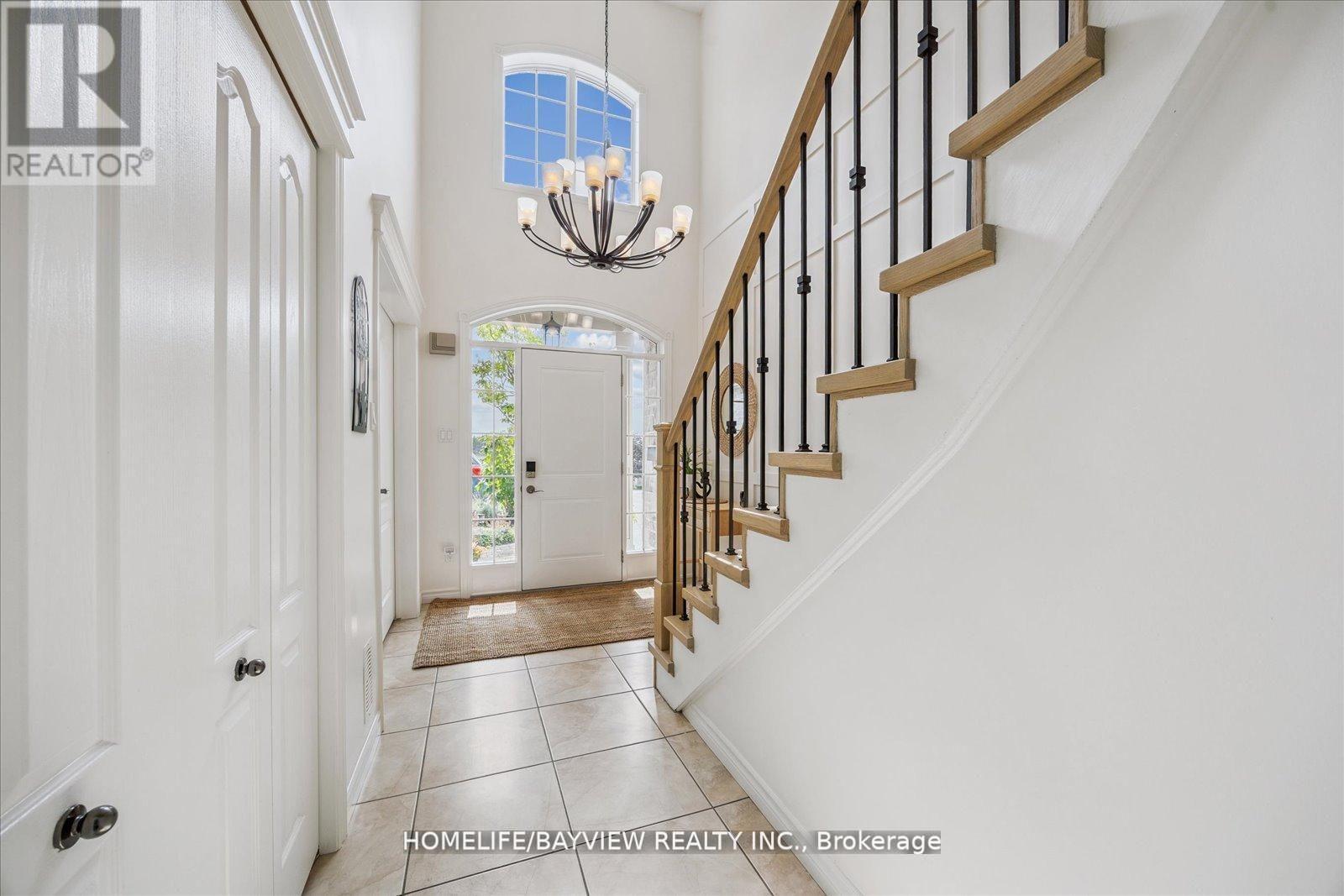 4 - 14 Reddington Drive, Caledon, Ontario  L7E 4C3 - Photo 5 - W12702660