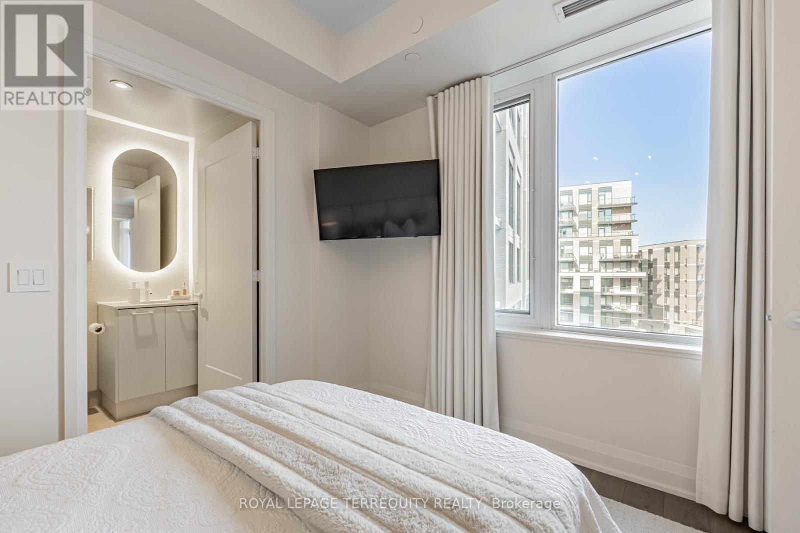 501 - 293 The Kingsway, Toronto, Ontario  M9A 0E8 - Photo 18 - W12702670