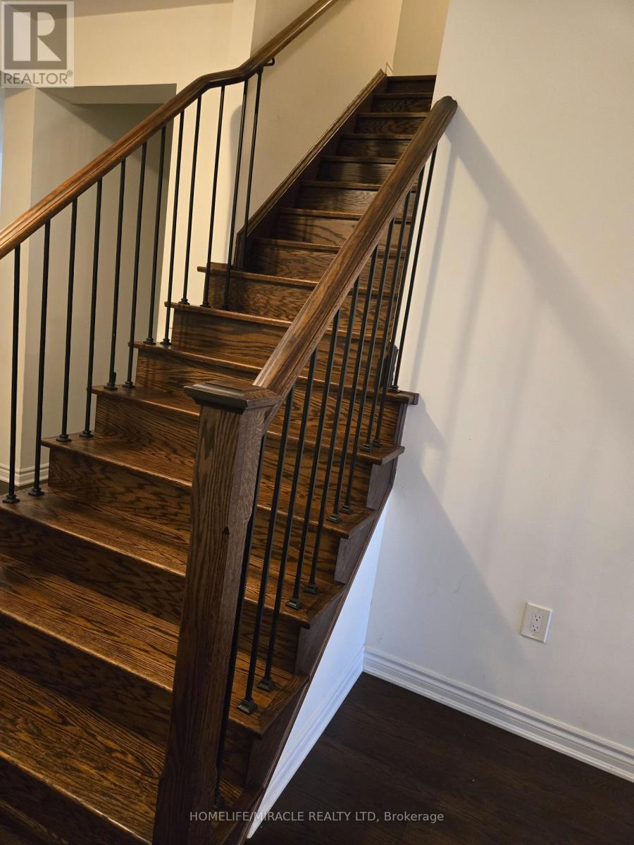 1284 Leger Way, Milton, Ontario  L9E 1C9 - Photo 13 - W12702674