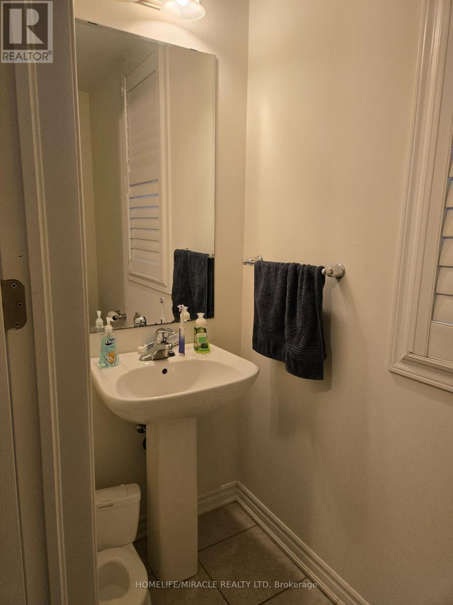 1284 Leger Way, Milton, Ontario  L9E 1C9 - Photo 19 - W12702674