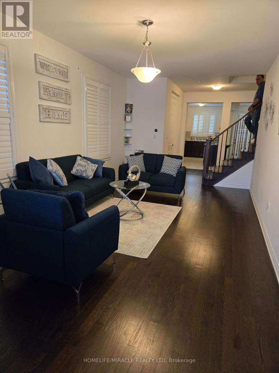 1284 Leger Way, Milton, Ontario  L9E 1C9 - Photo 7 - W12702674