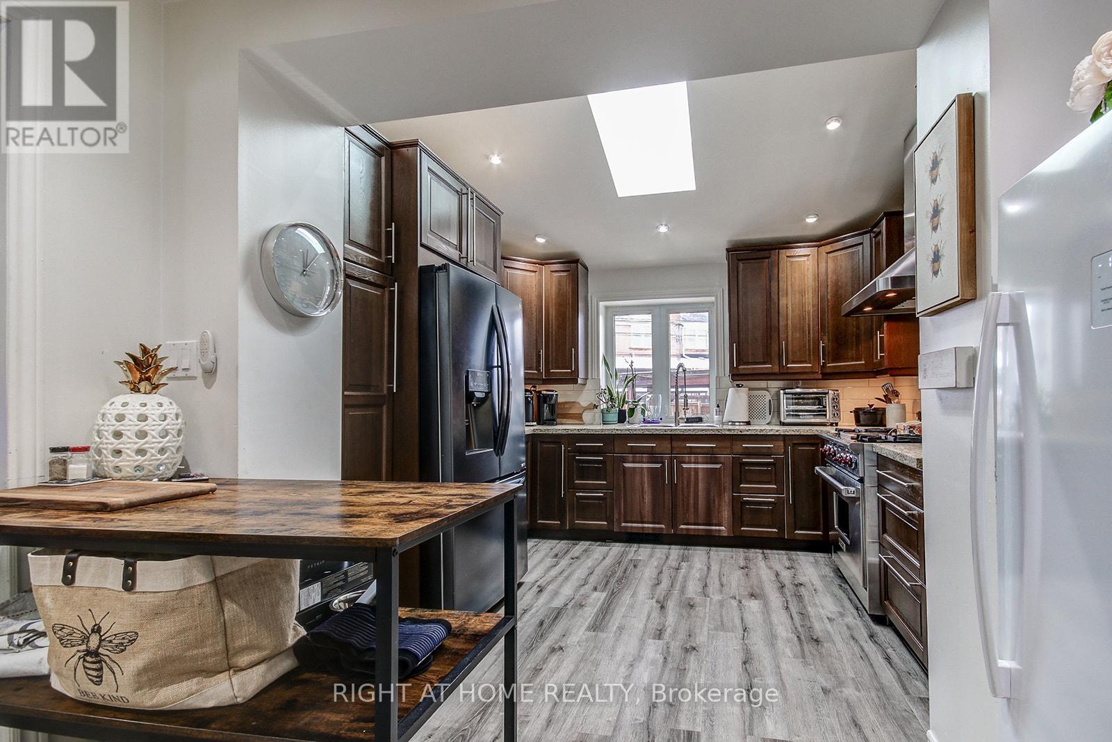 16 Allenby Avenue, Toronto, Ontario  M9W 1S4 - Photo 13 - W12702700