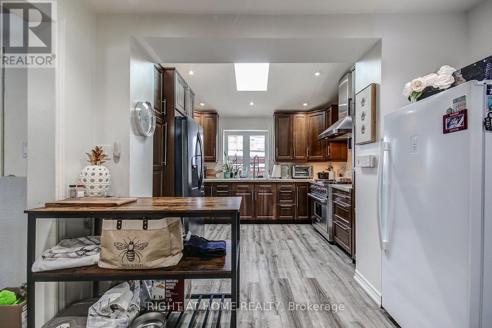 16 Allenby Avenue, Toronto, Ontario  M9W 1S4 - Photo 14 - W12702700