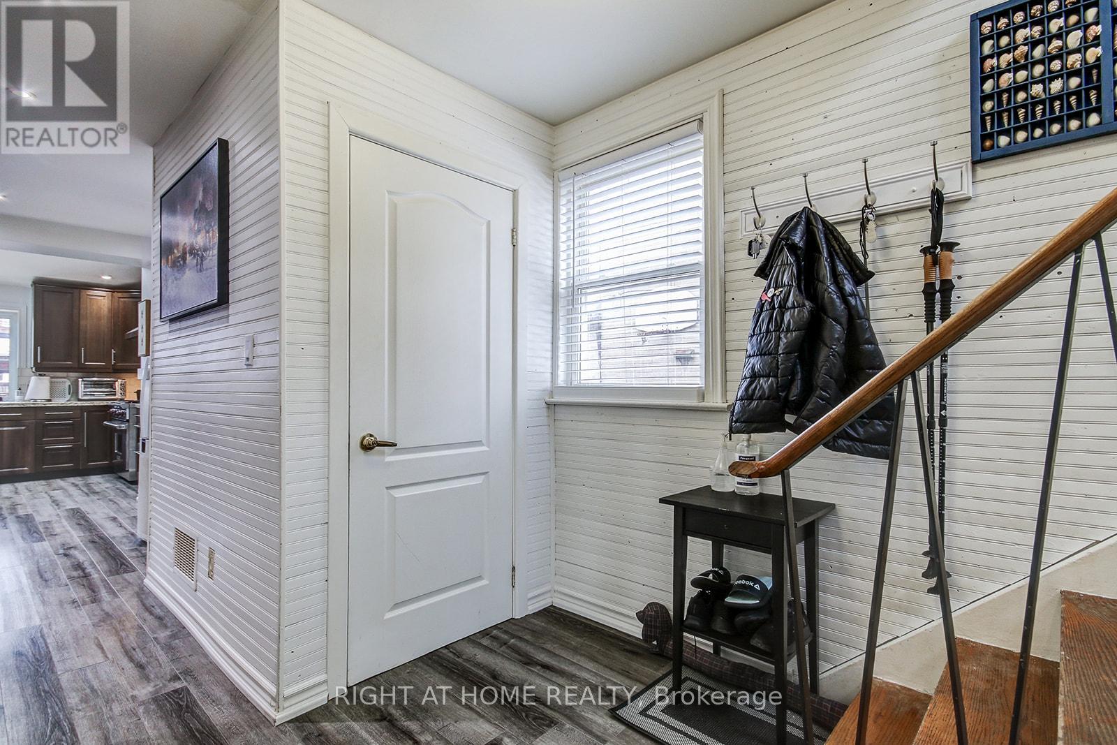 16 Allenby Avenue, Toronto, Ontario  M9W 1S4 - Photo 23 - W12702700