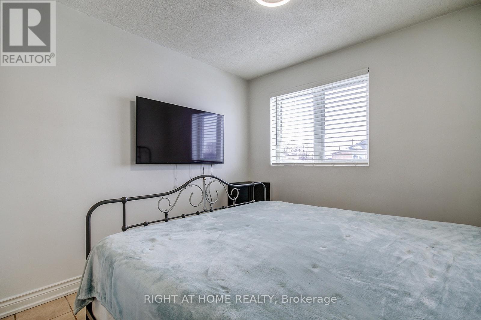 16 Allenby Avenue, Toronto, Ontario  M9W 1S4 - Photo 34 - W12702700