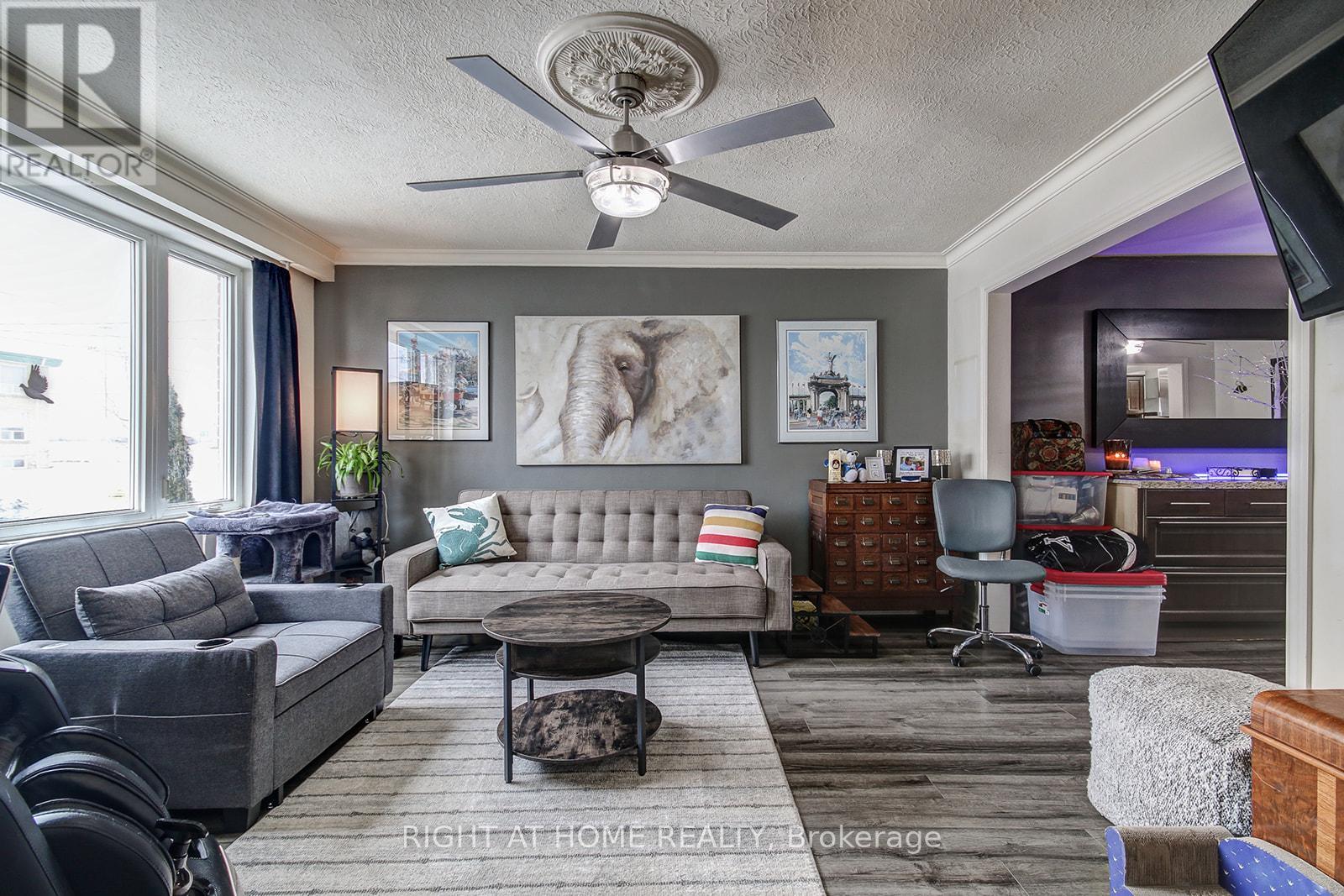 16 Allenby Avenue, Toronto, Ontario  M9W 1S4 - Photo 4 - W12702700