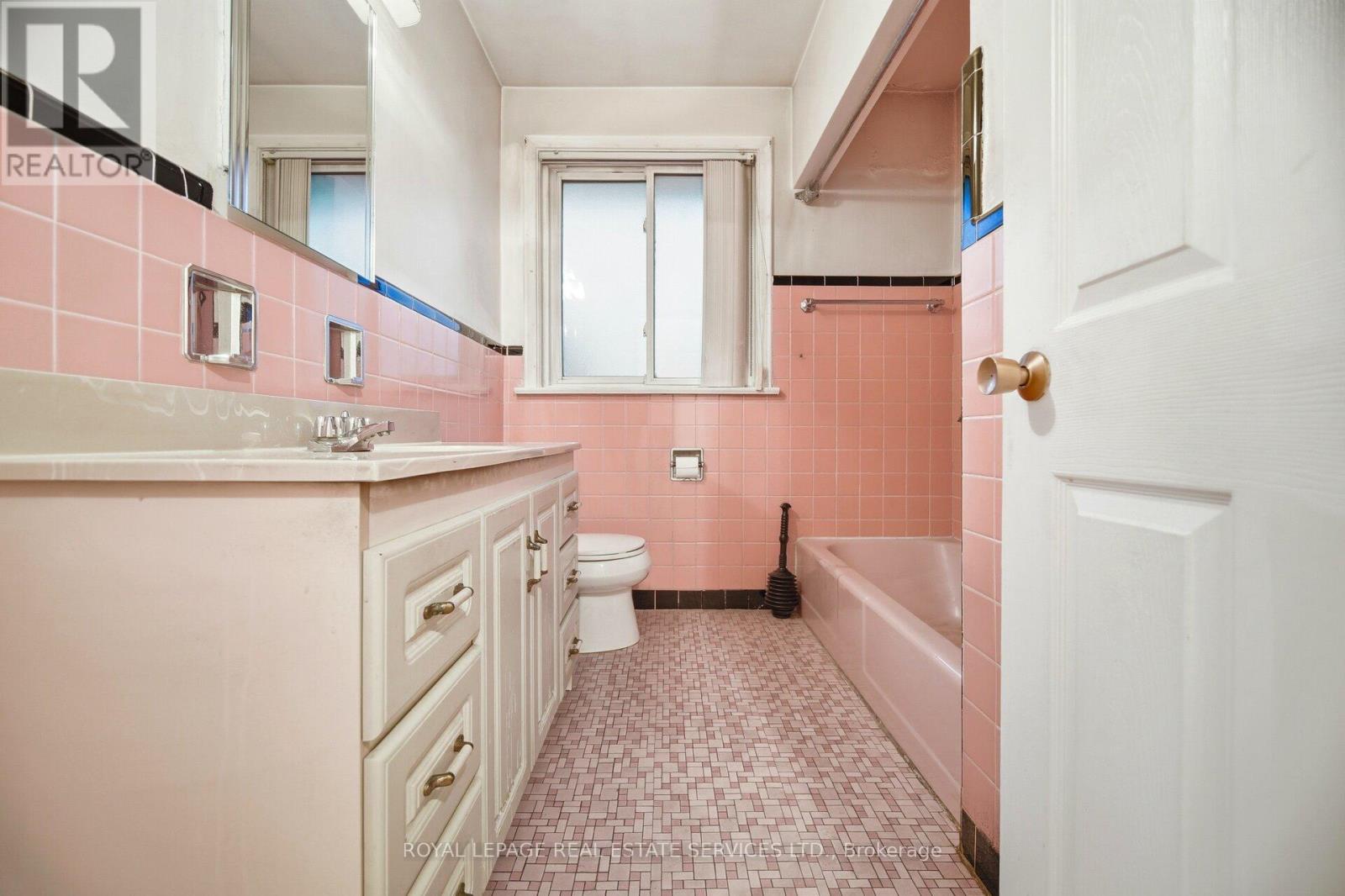 15 Stevenharris Drive, Toronto, Ontario  M9C 1T9 - Photo 24 - W12702714