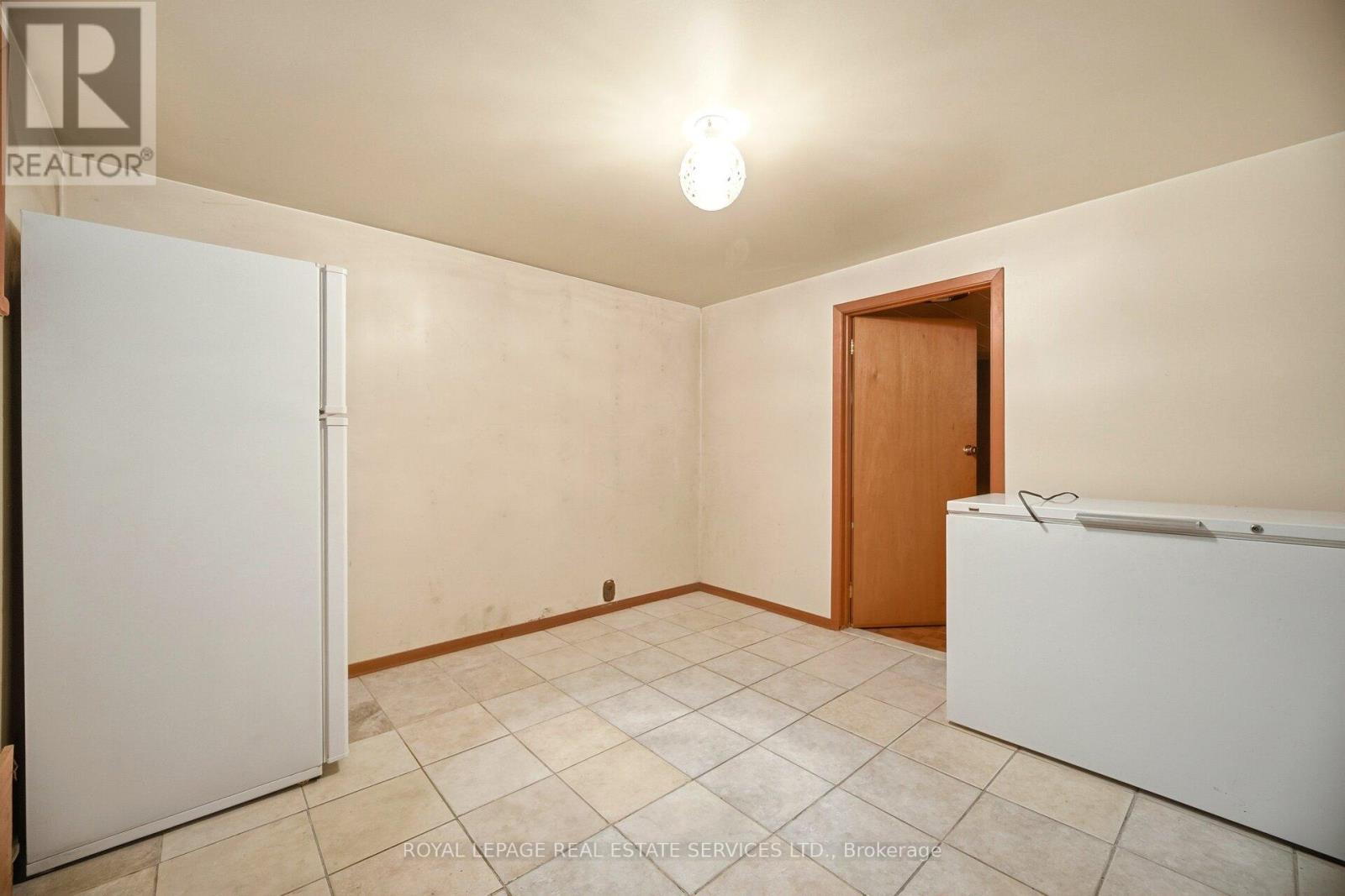 15 Stevenharris Drive, Toronto, Ontario  M9C 1T9 - Photo 42 - W12702714