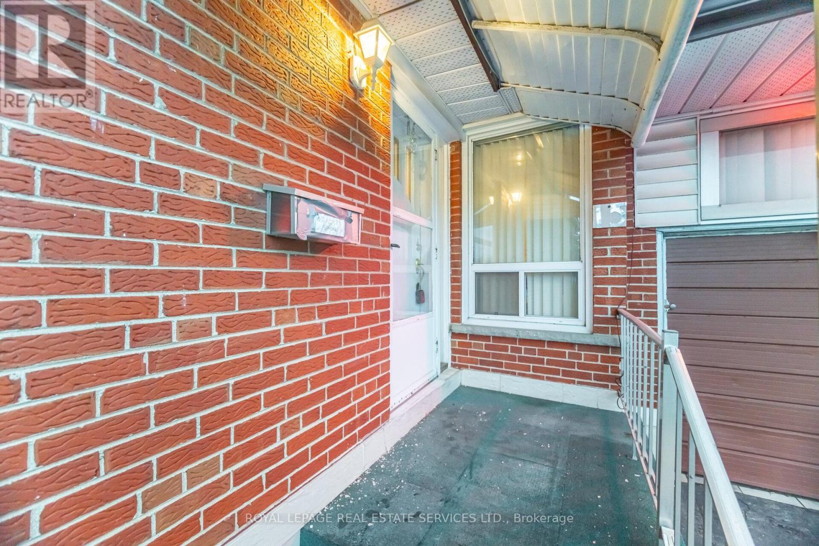 15 Stevenharris Drive, Toronto, Ontario  M9C 1T9 - Photo 6 - W12702714