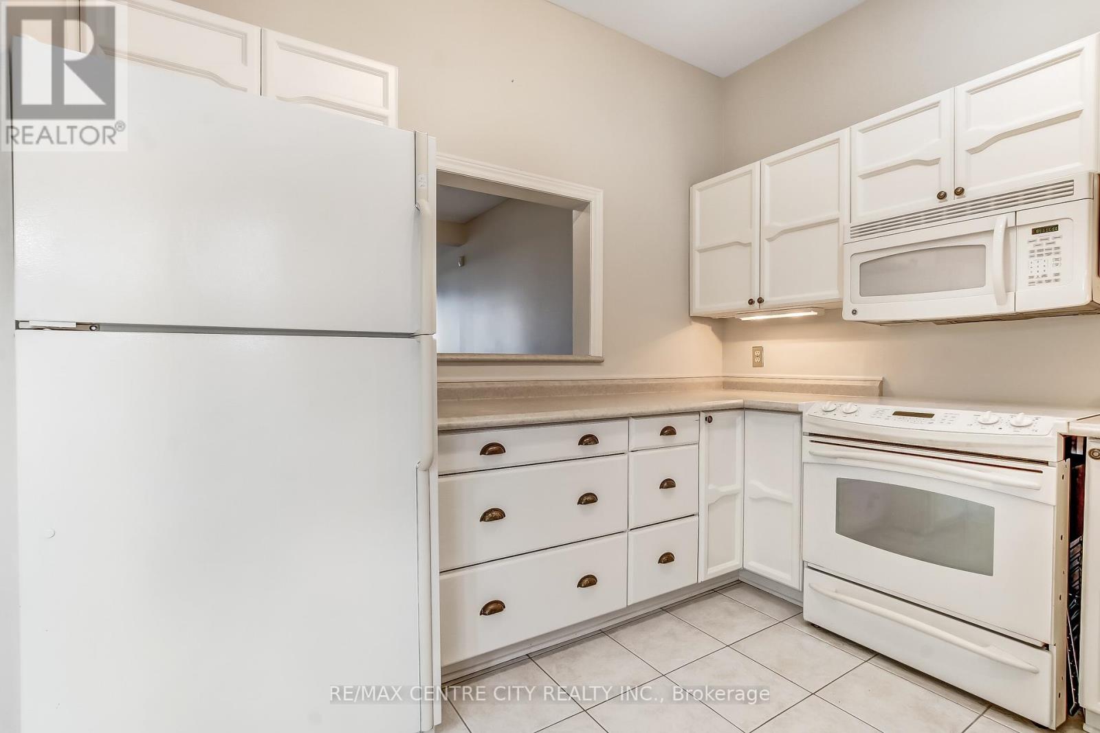 47 - 374 Front Street, Central Elgin, Ontario  N5L 1G1 - Photo 7 - X12702918