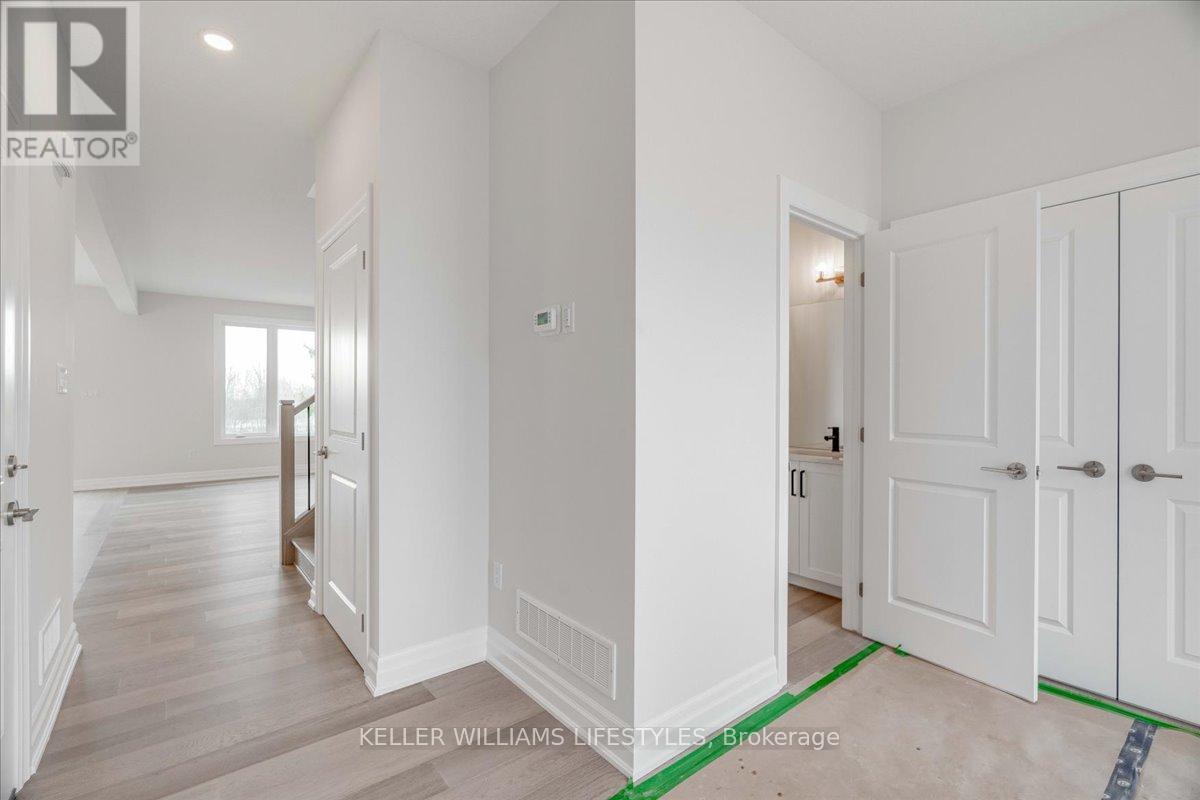 4348 Lismer Lane, London South, Ontario  N6L 0E2 - Photo 5 - X12702980