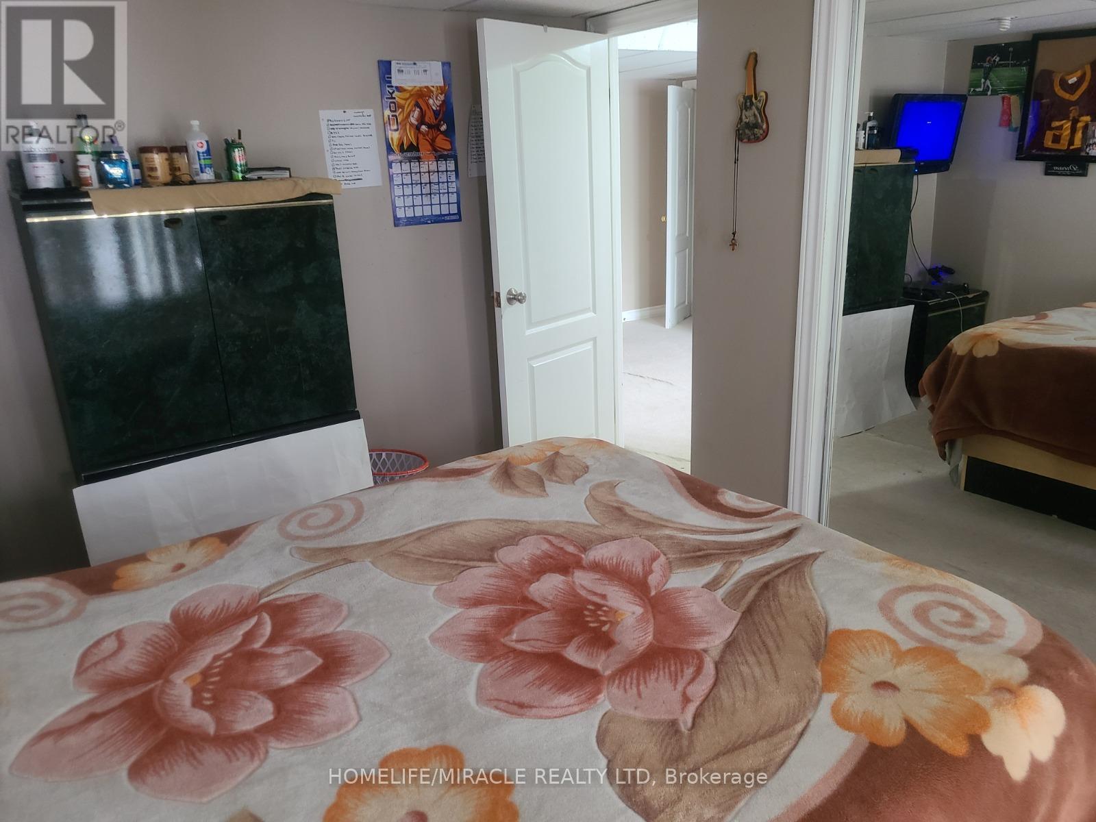 60 Panama Place, Brampton, Ontario  L6P 2G6 - Photo 14 - W12453377