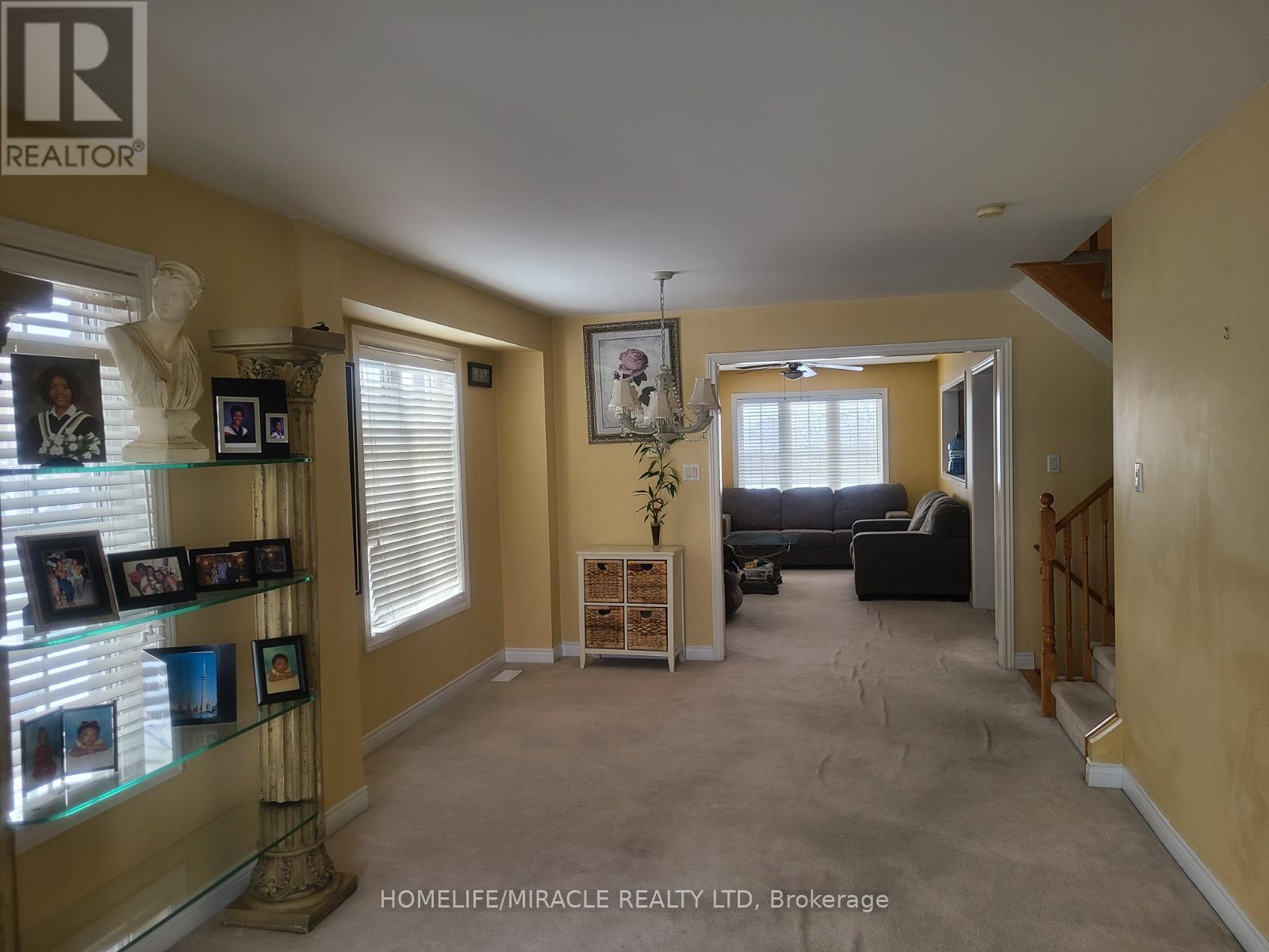 60 Panama Place, Brampton, Ontario  L6P 2G6 - Photo 5 - W12453377