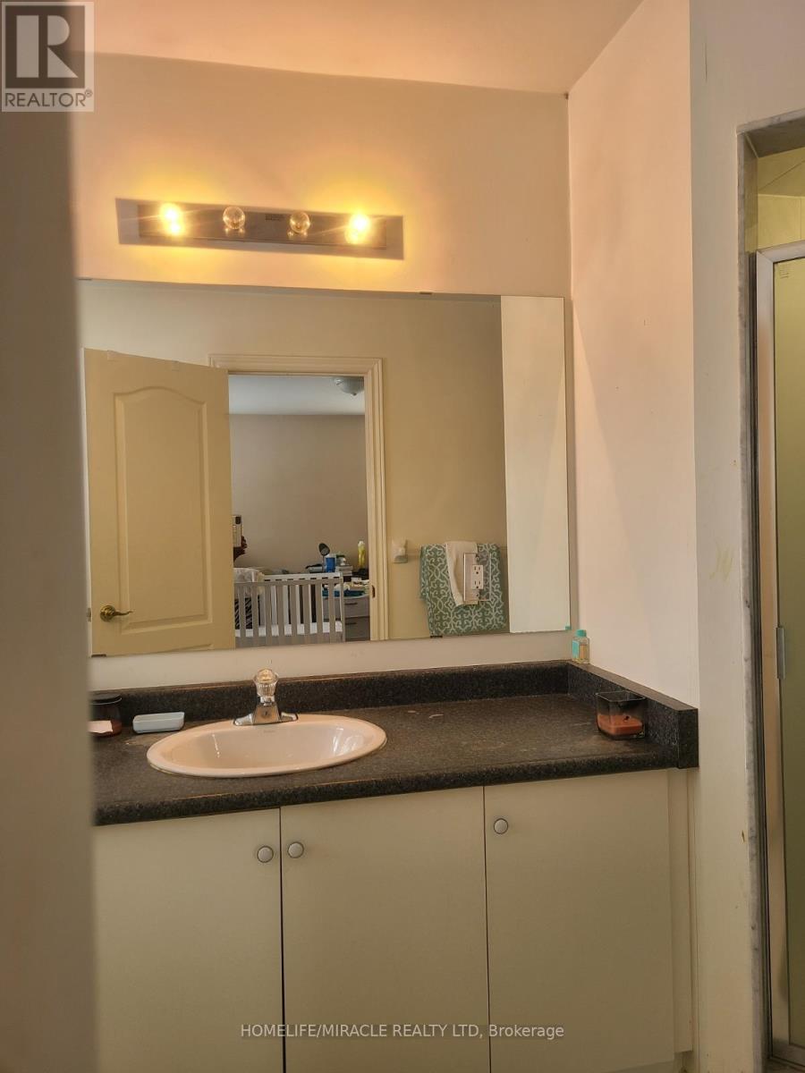 60 Panama Place, Brampton, Ontario  L6P 2G6 - Photo 17 - W12453377