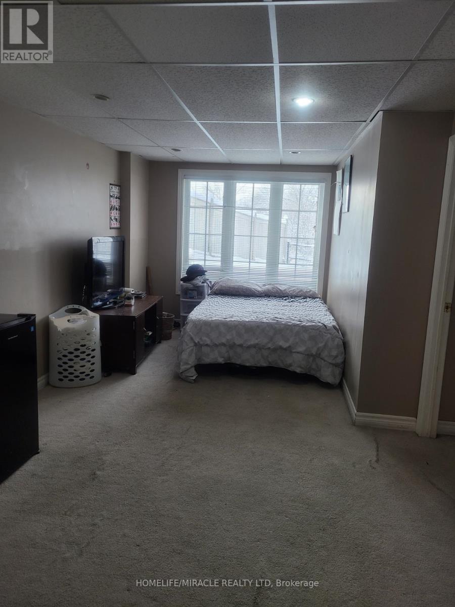 60 Panama Place, Brampton, Ontario  L6P 2G6 - Photo 18 - W12453377