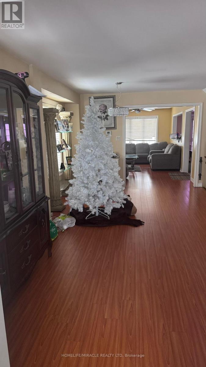 60 Panama Place, Brampton, Ontario  L6P 2G6 - Photo 9 - W12453377