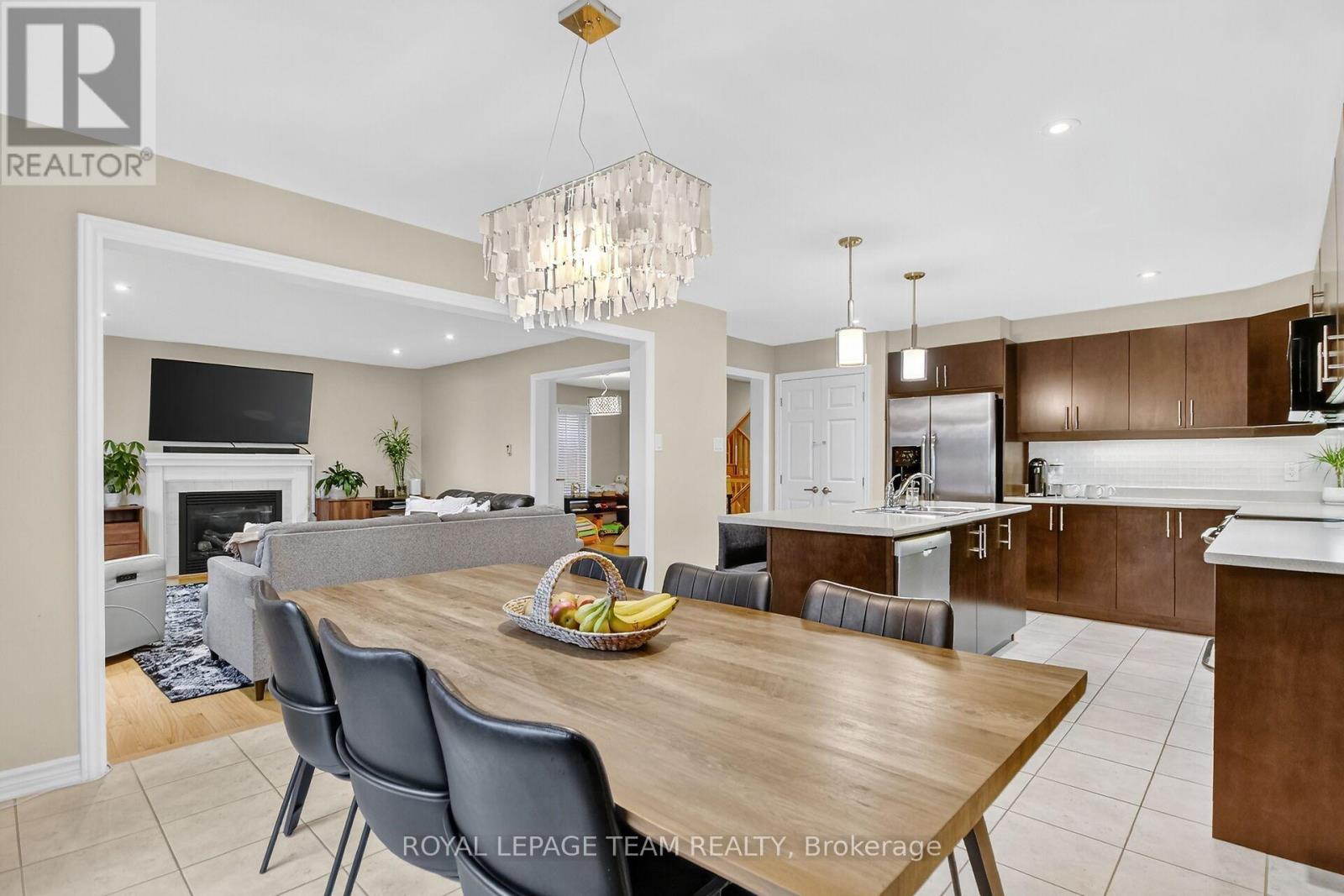 317 Gallantry Way, Ottawa, Ontario  K2S 0P8 - Photo 6 - X12702806