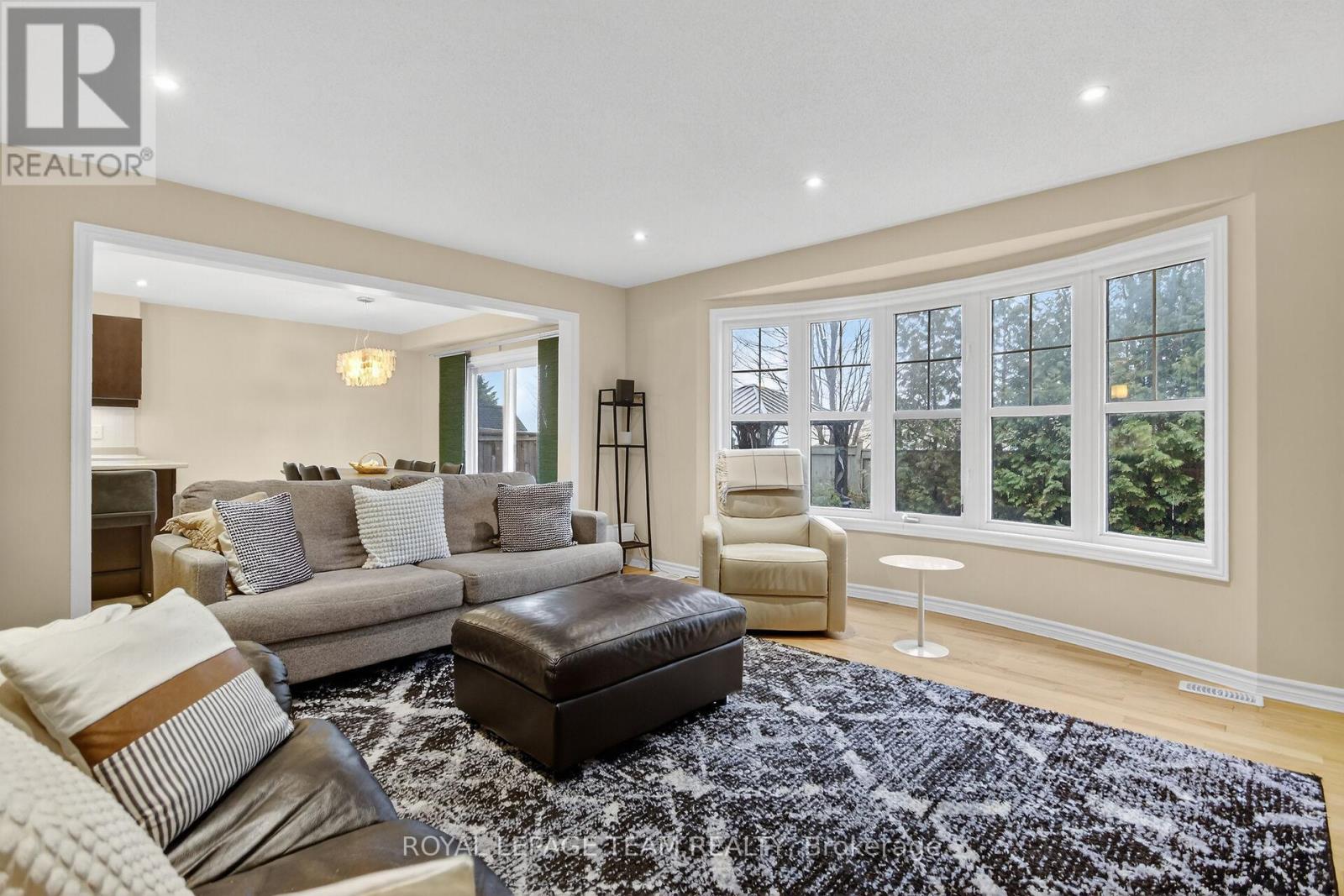 317 Gallantry Way, Ottawa, Ontario  K2S 0P8 - Photo 7 - X12702806