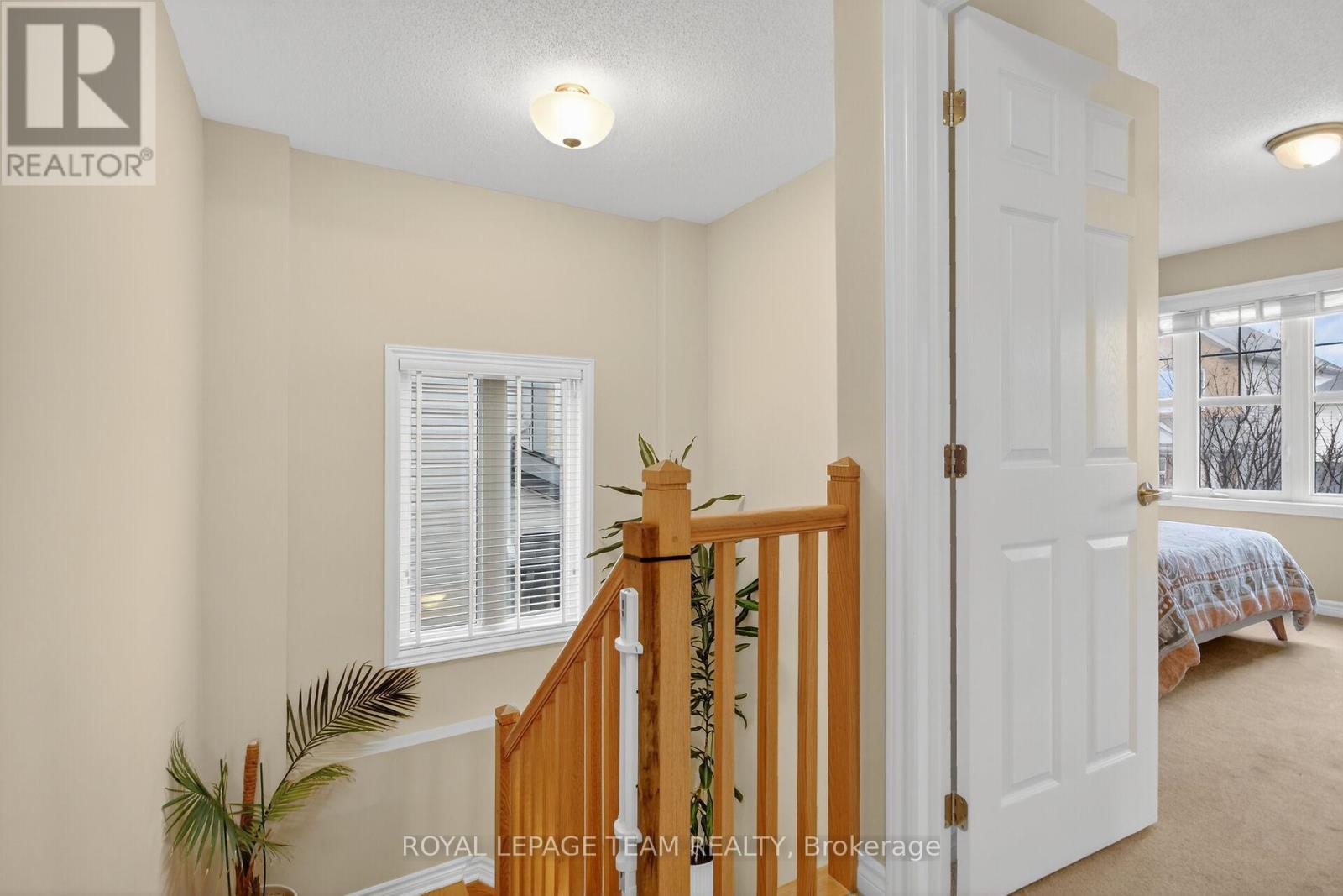 317 Gallantry Way, Ottawa, Ontario  K2S 0P8 - Photo 8 - X12702806