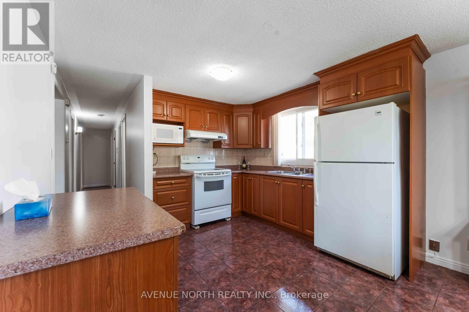 2178 Erinbrook Crescent, Ottawa, Ontario  K1B 4J4 - Photo 10 - X12702844