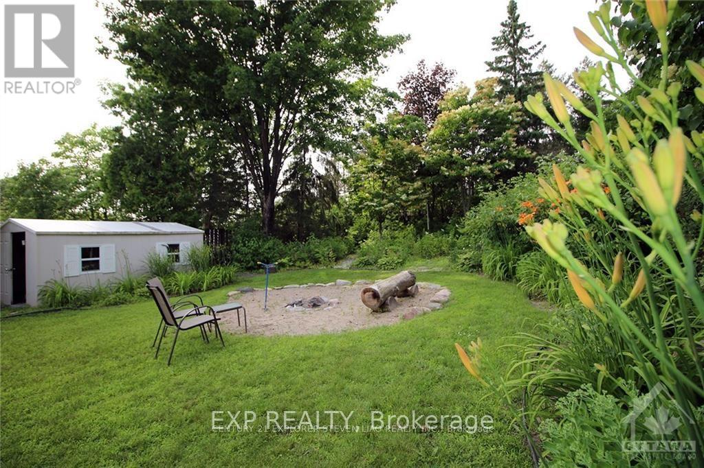 74 Seabrooke Drive, Ottawa, Ontario  K2L 2K5 - Photo 16 - X12702854