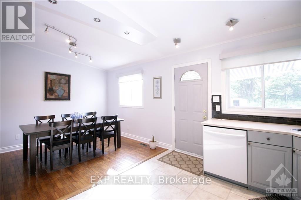 74 Seabrooke Drive, Ottawa, Ontario  K2L 2K5 - Photo 7 - X12702854