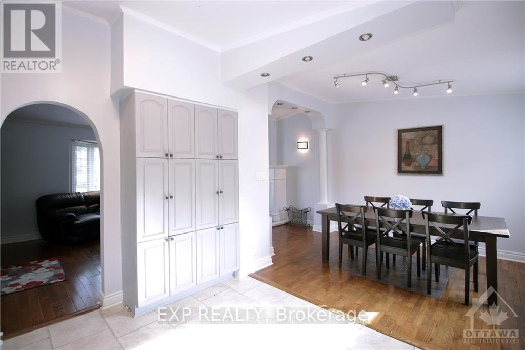 74 Seabrooke Drive, Ottawa, Ontario  K2L 2K5 - Photo 8 - X12702854